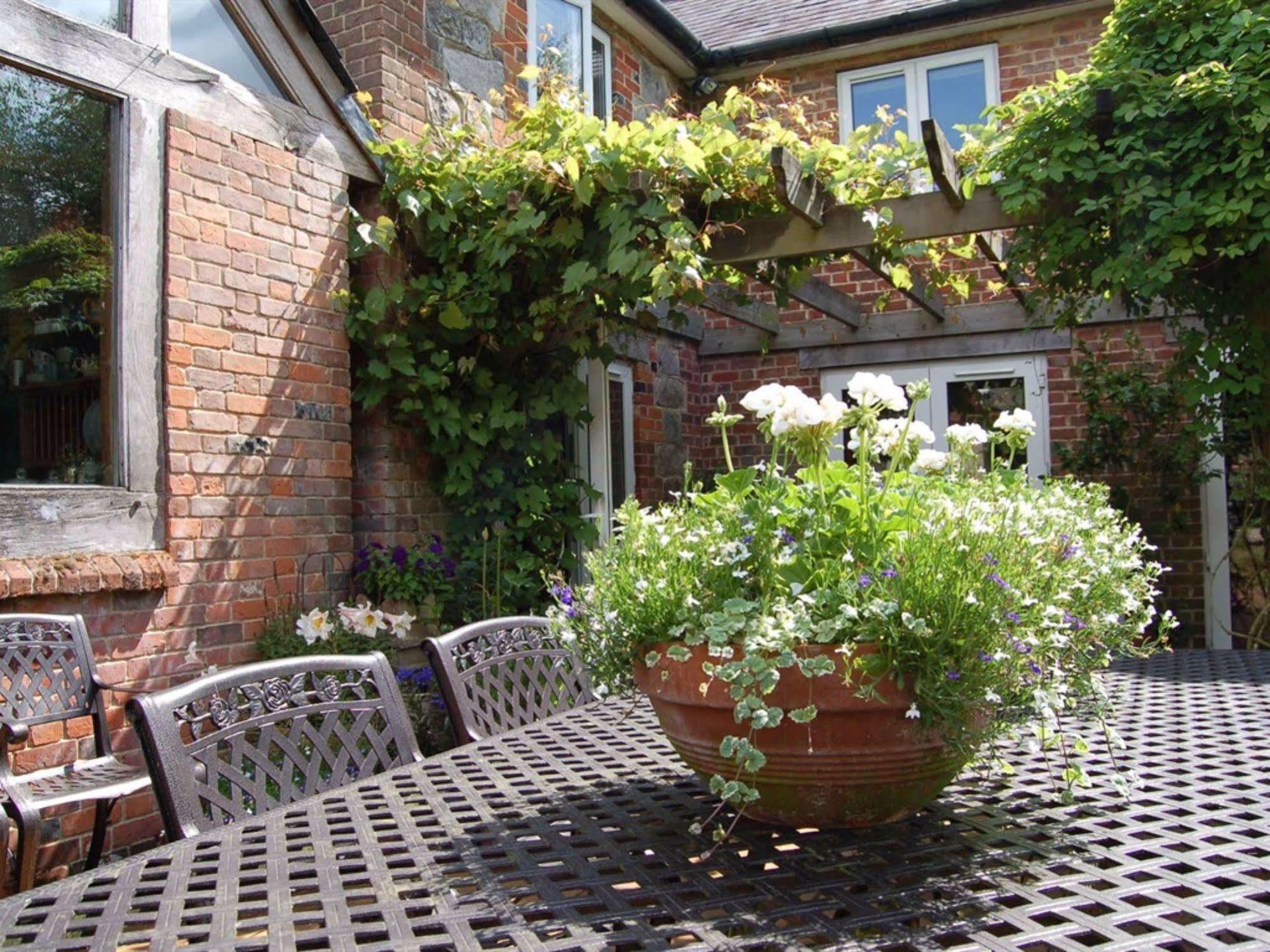 Bed and Breakfast The Old Forge East Kennett Экстерьер фото