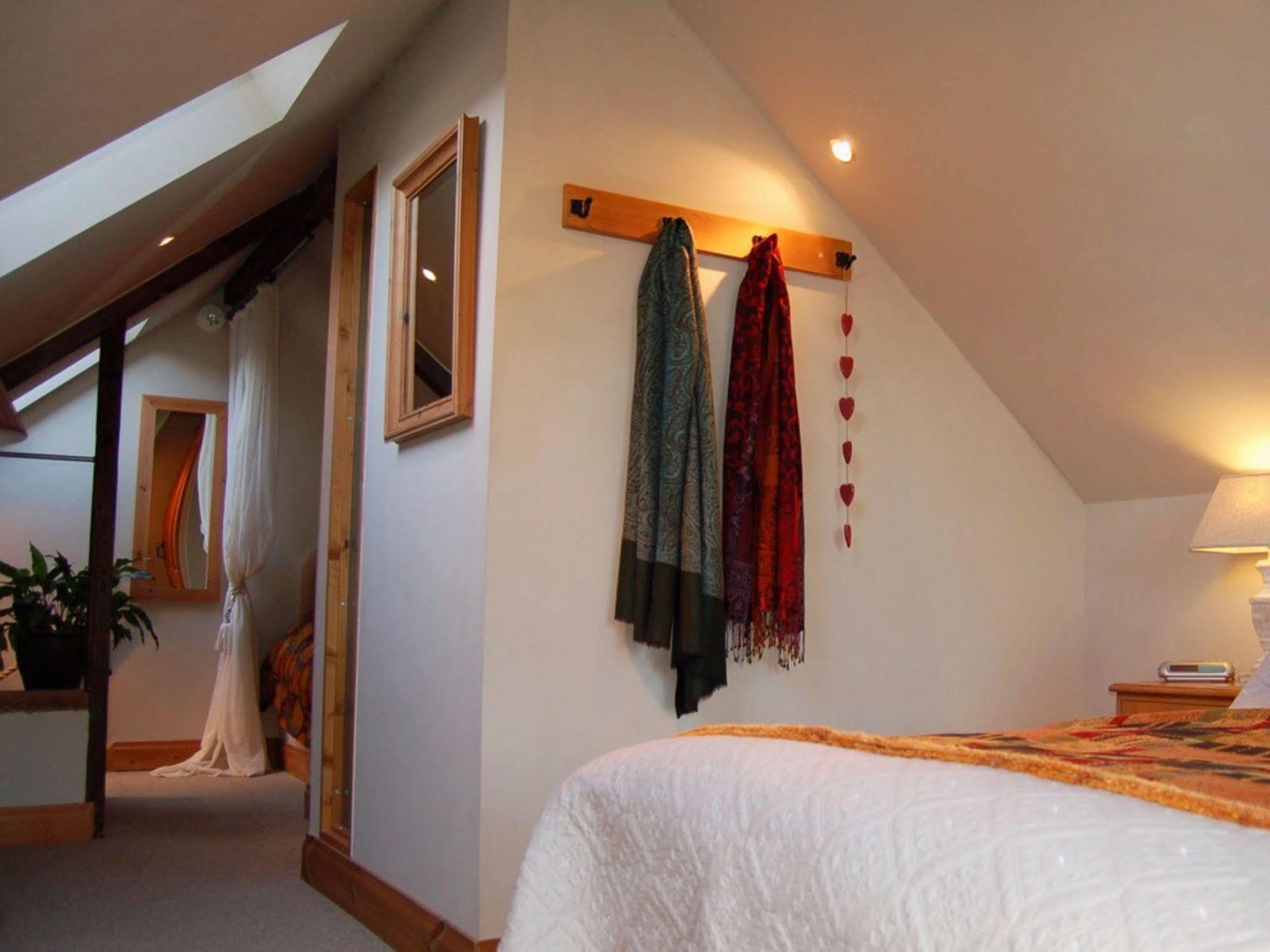 Bed and Breakfast The Old Forge East Kennett Экстерьер фото