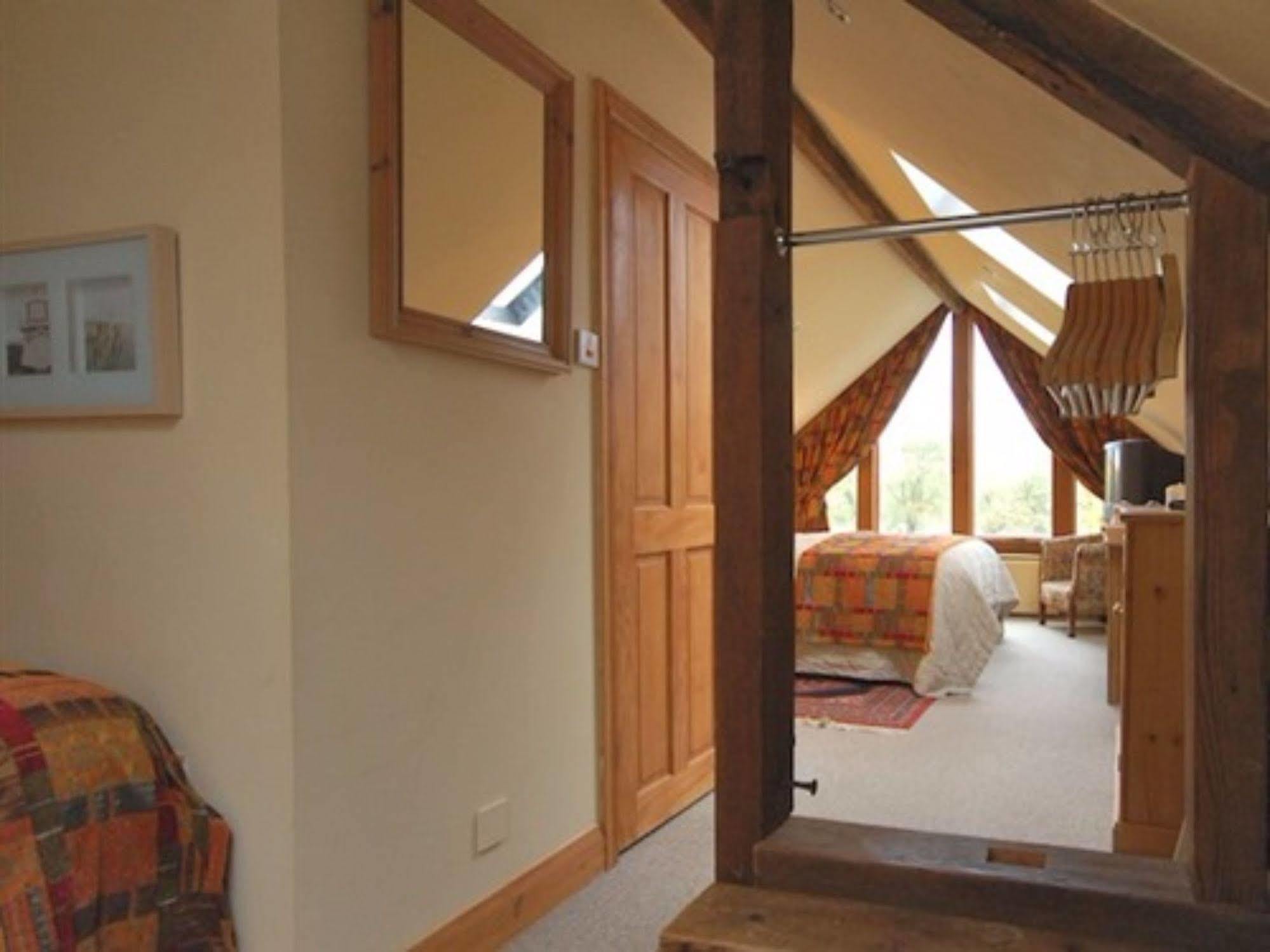 Bed and Breakfast The Old Forge East Kennett Экстерьер фото